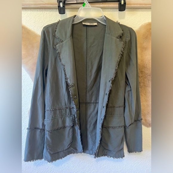 Go By Go Silk | Like New | Fringe | Size X-Small | Button Embellishments - Picture 1 of 9